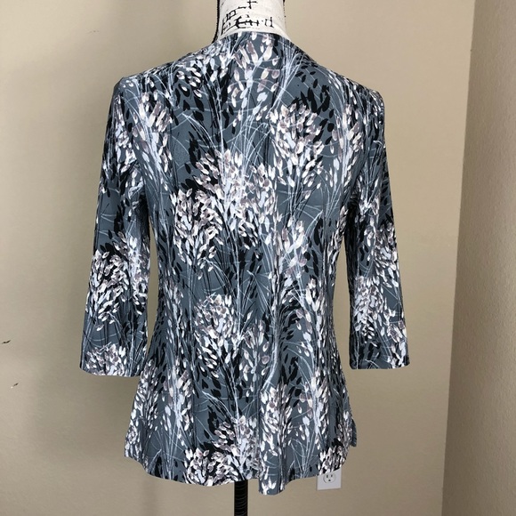 Croft & Barrow Silky Grey Black Print Top NWT PS - Picture 2 of 2
